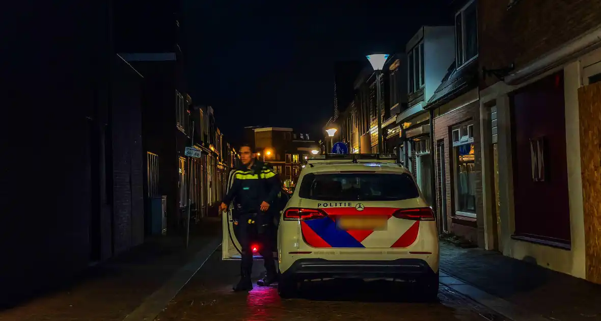 Politie treft vernield raam en inbrekerswerktuig aan - Foto 1