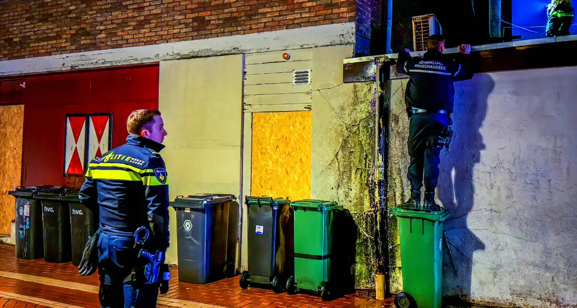 Politie treft vernield raam en inbrekerswerktuig aan - Foto 10