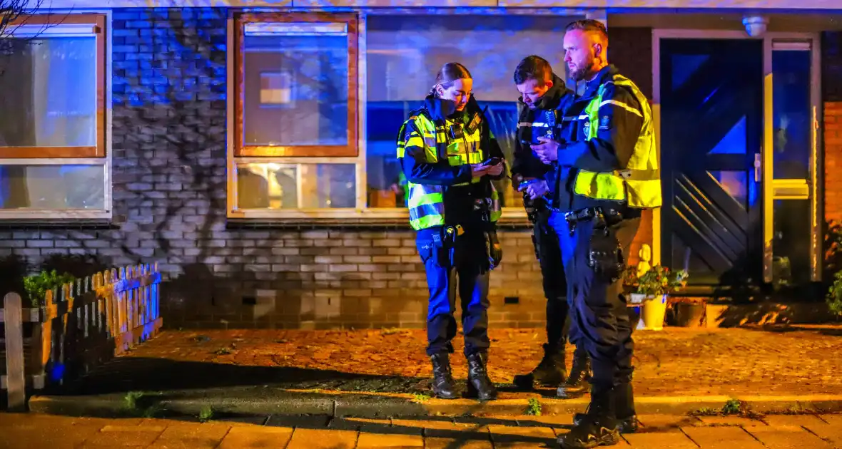 Politie treft vernield raam en inbrekerswerktuig aan - Foto 11