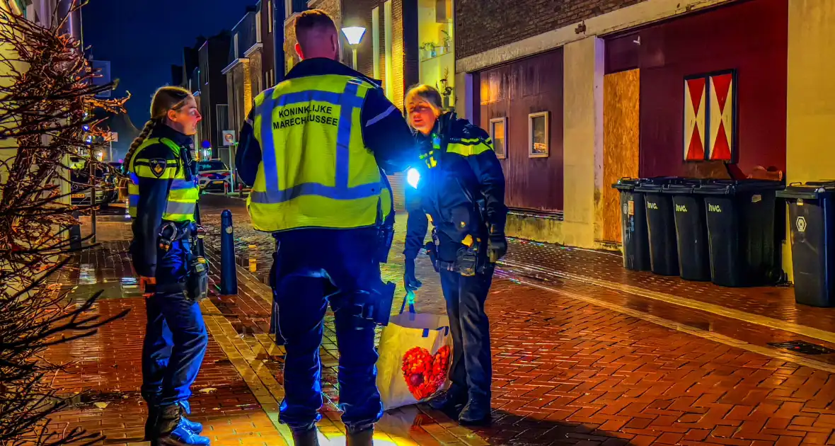 Politie treft vernield raam en inbrekerswerktuig aan - Foto 2