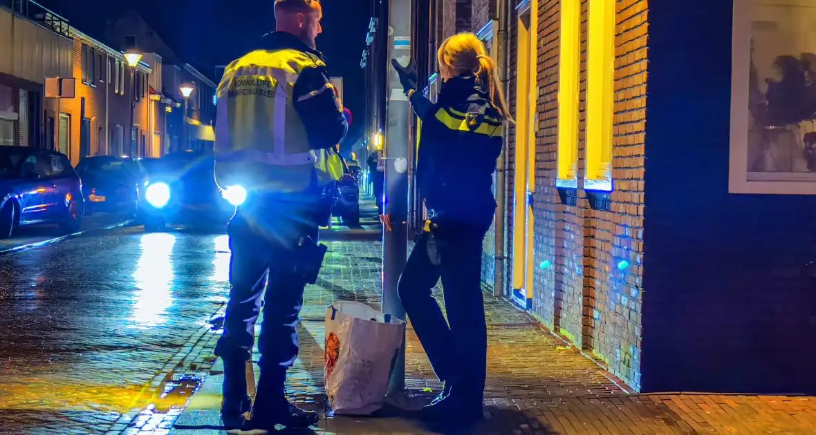 Politie treft vernield raam en inbrekerswerktuig aan - Foto 3