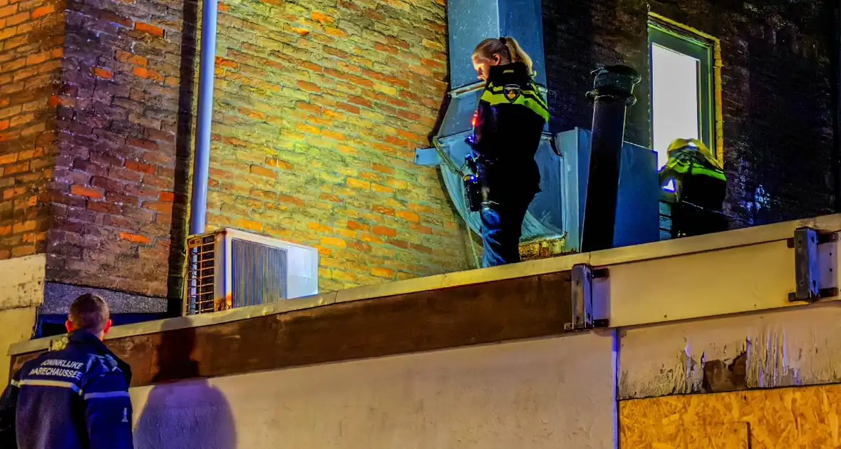 Politie treft vernield raam en inbrekerswerktuig aan - Foto 7