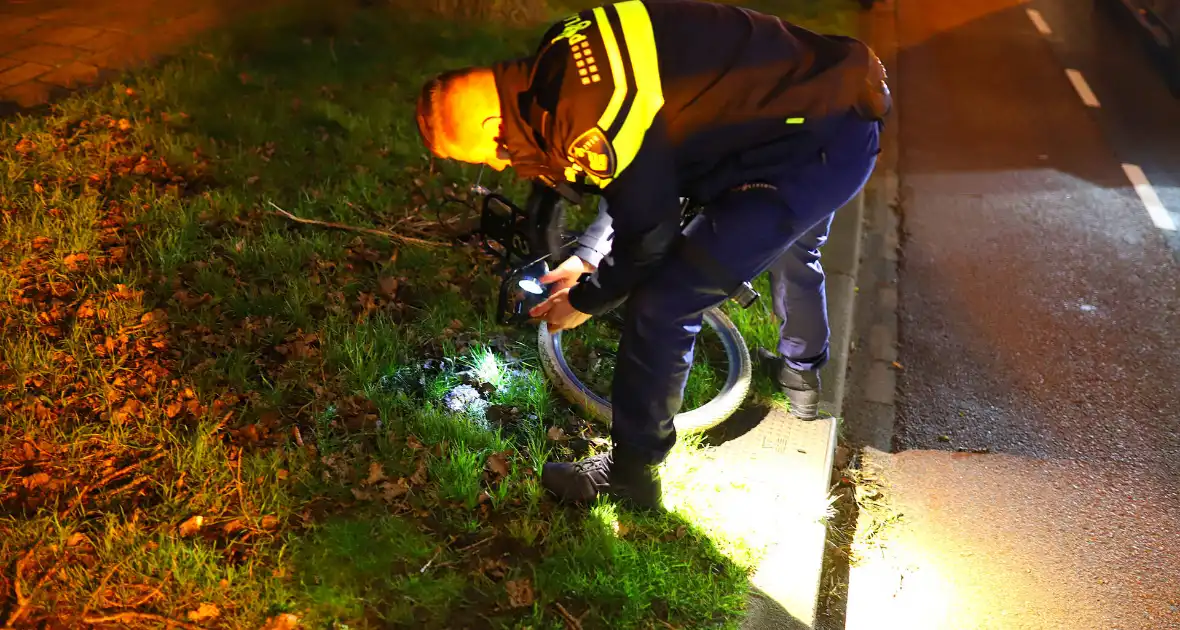 Meisje op fiets gewond bij aanrijding met automobilist - Foto 1