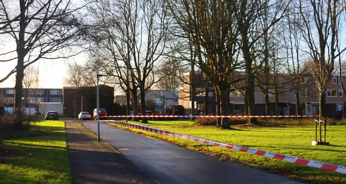 Fietser hard onderuit door glad wegdek - Foto 1