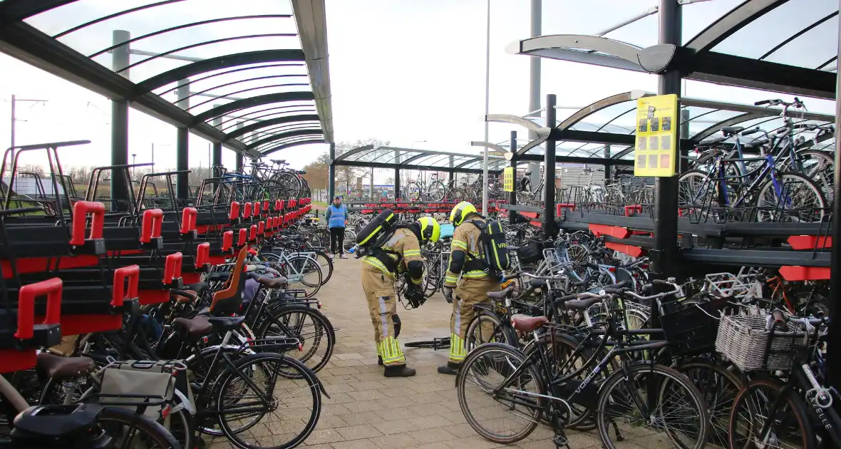 Elektrische fiets vat vlam in fietsenstalling - Foto 5