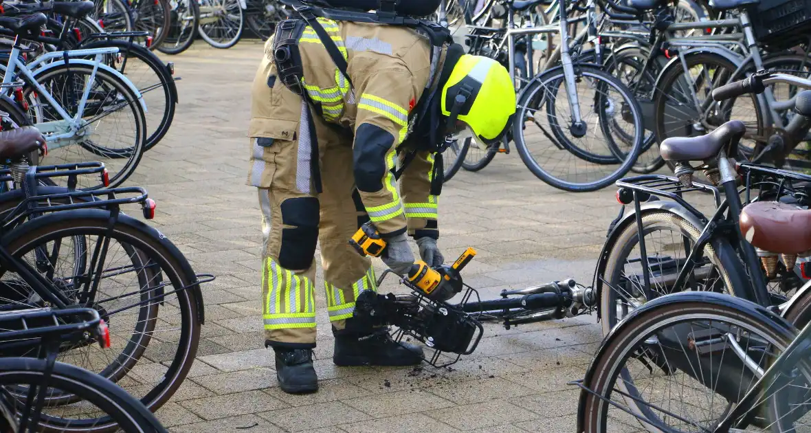 Elektrische fiets vat vlam in fietsenstalling - Foto 8