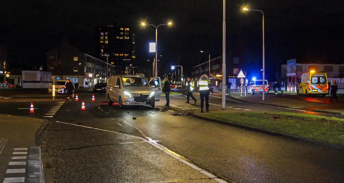 Forse schade na botsing tussen voertuigen - Foto 3