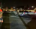 Auto geramd door trein op spoorwegovergang