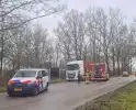 Brandweer controleert vrachtwagentrailer na brandmelding