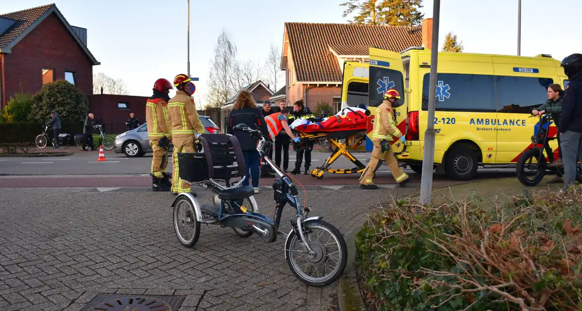 Vrouw op driewieler gewond bij botsing - Foto 2