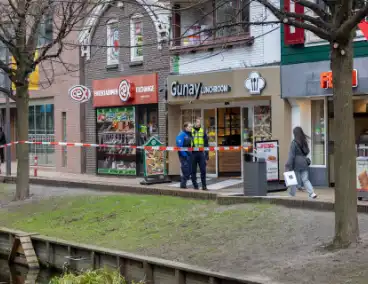 Twee aanhoudingen na overval op winkel