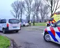 Taxibus met kinderen botst op personenauto