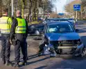 Twee voertuigen fiks beschadigd bij aanrijding op kruising