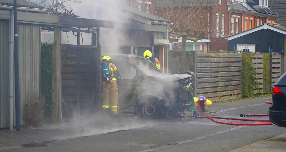 Veel schade door brand in bestelbus - Foto 4