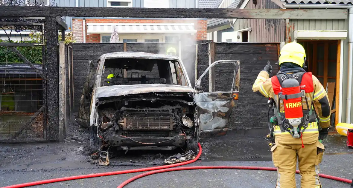 Veel schade door brand in bestelbus - Foto 8