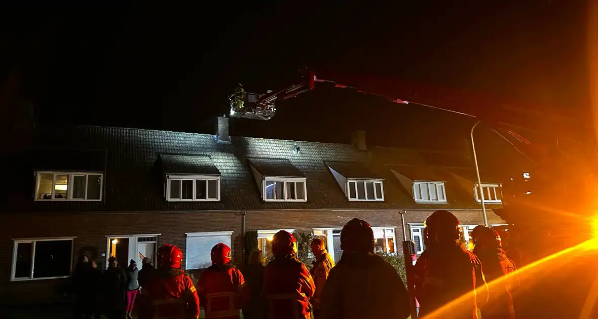 Brandweer ingezet voor een schoorsteenbrand - Foto 1