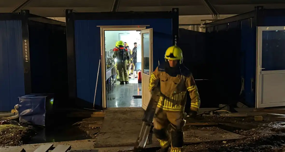 Brandweer blust keukenbrand in AZC - Foto 10