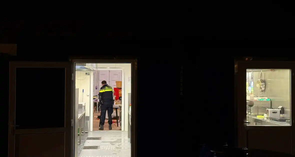 Brandweer blust keukenbrand in AZC - Foto 6