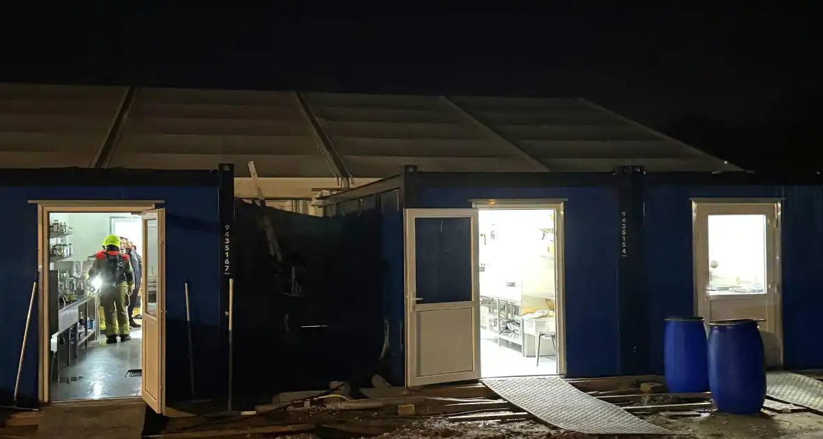 Brandweer blust keukenbrand in AZC - Foto 9
