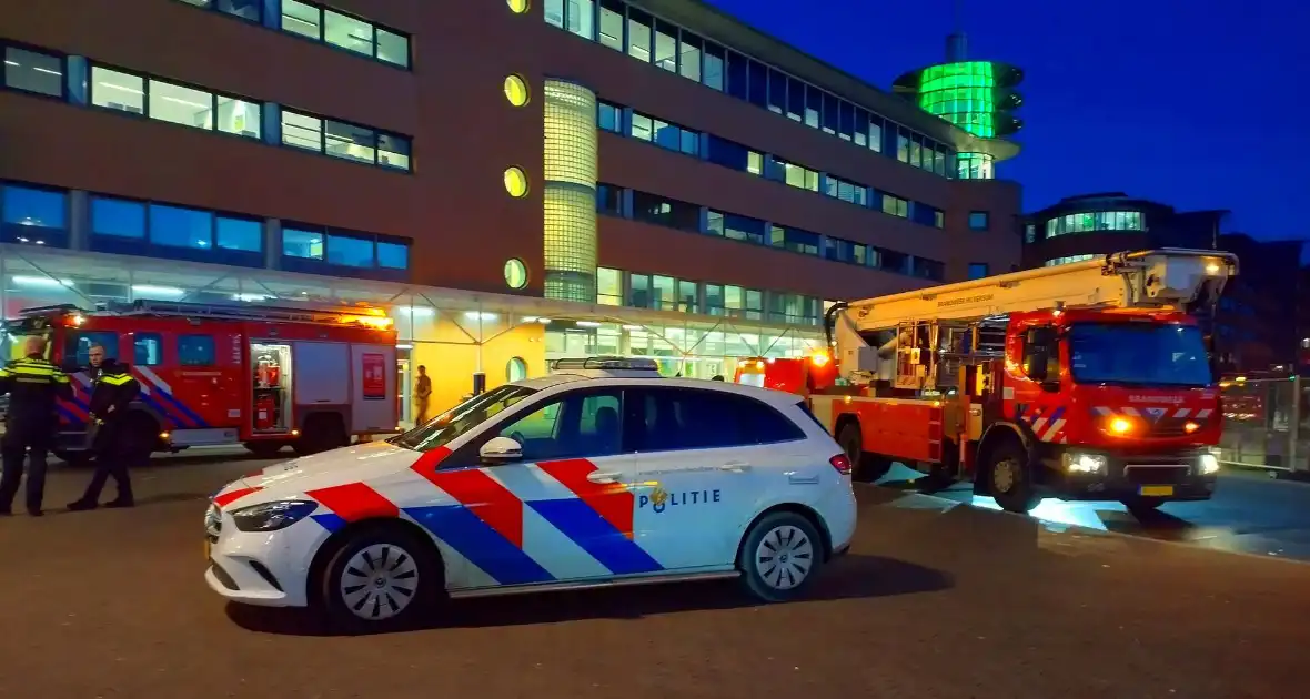 Brand in kantoorgebouw boven station