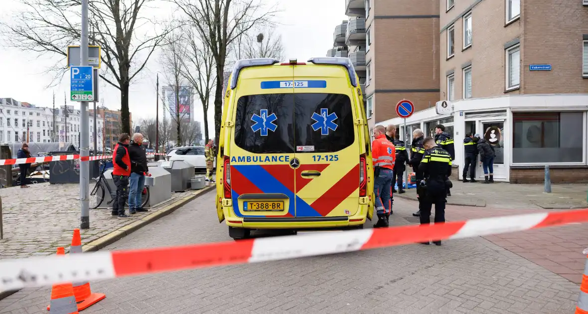 Fietsster bekneld onder auto na aanrijding - Foto 5