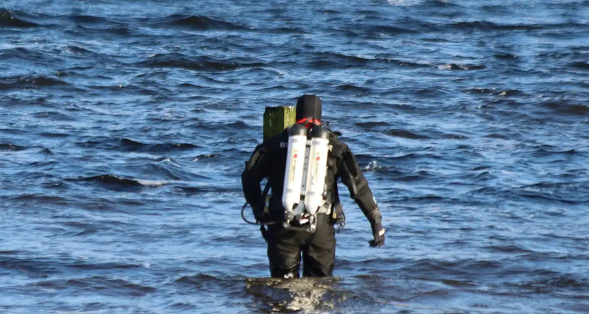 Grote zoekactie naar persoon te water - Foto 4
