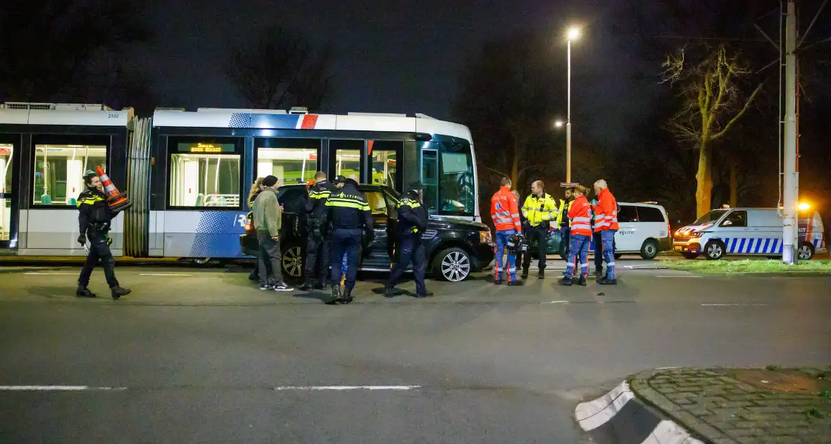 Forse schade na botsing tussen tram en auto - Foto 4