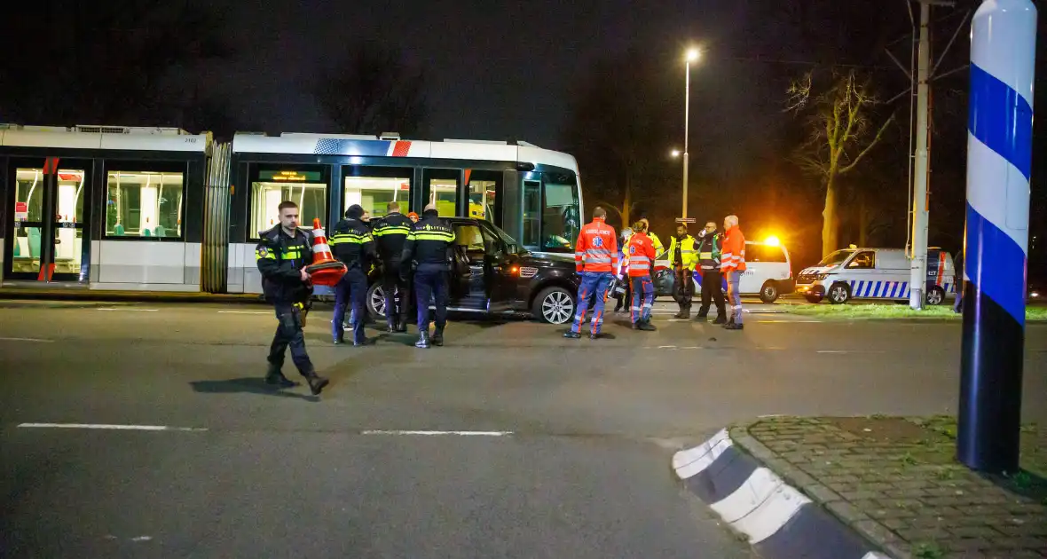 Forse schade na botsing tussen tram en auto - Foto 6