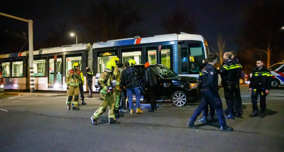 Forse schade na botsing tussen tram en auto - Foto 7