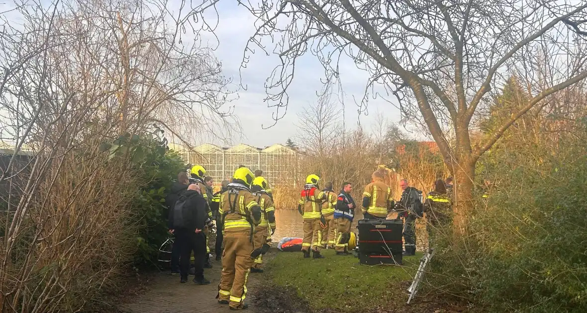 Aangetroffen spullen langs waterkant blijken na zoekactie van visser - Foto 2