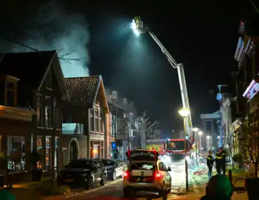 Grote uitslaande brand in gebouw