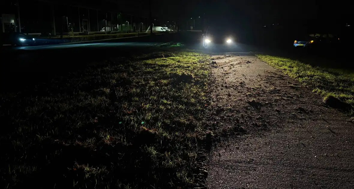 Auto vliegt uit bocht, Bestuurder aangehouden - Foto 2