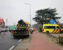 Twee gewonden bij botsing, weg tijdelijk afgesloten