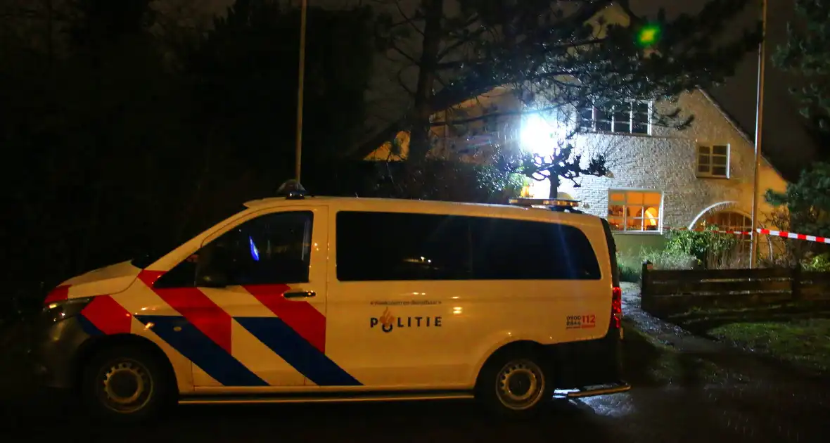 Zwaargewonde aangetroffen in tuin van woning - Foto 8