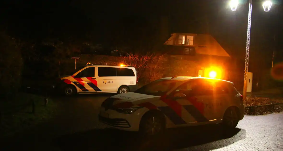 Zwaargewonde aangetroffen in tuin van woning - Foto 9