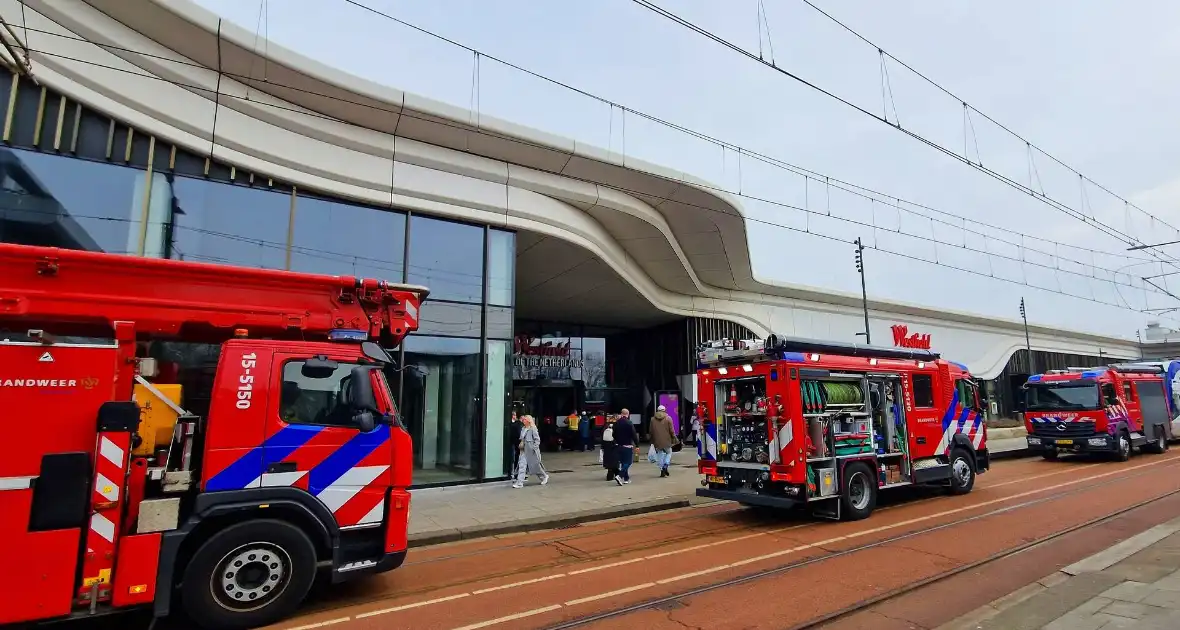 Brand in Mall of the Netherland snel onder controle - Foto 1