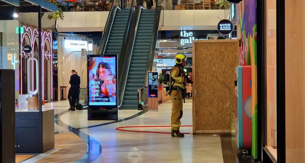 Brand in Mall of the Netherland snel onder controle - Foto 4