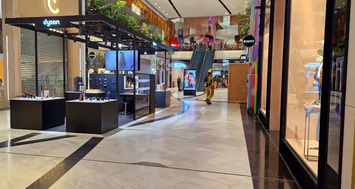Brand in Mall of the Netherland snel onder controle - Foto 5