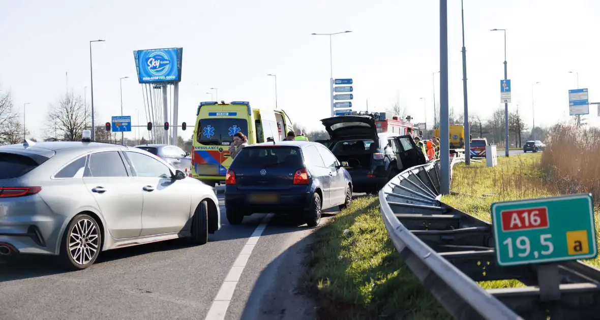 Automobilist klapt op vangrail - Foto 5