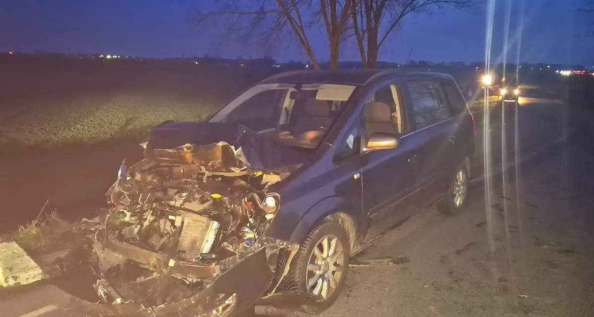 Bestuurder onder invloed veroorzaakt aanrijding - Foto 1