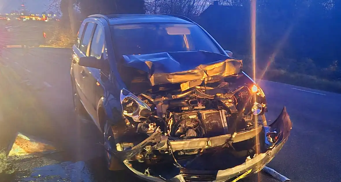 Bestuurder onder invloed veroorzaakt aanrijding - Foto 2