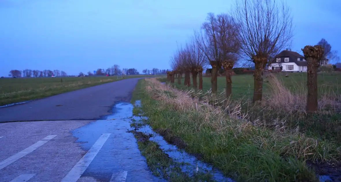 Mogelijk gladde weg in vooruitzicht door gesprongen waterleiding - Foto 5