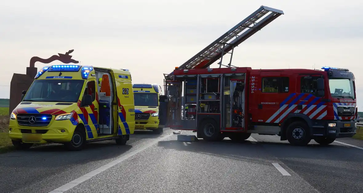 Twee zwaargewonden na ongeval - Foto 3
