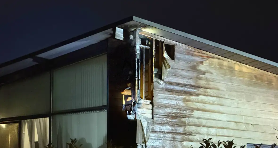 Veel schade door brand in bedrijfspand - Foto 3