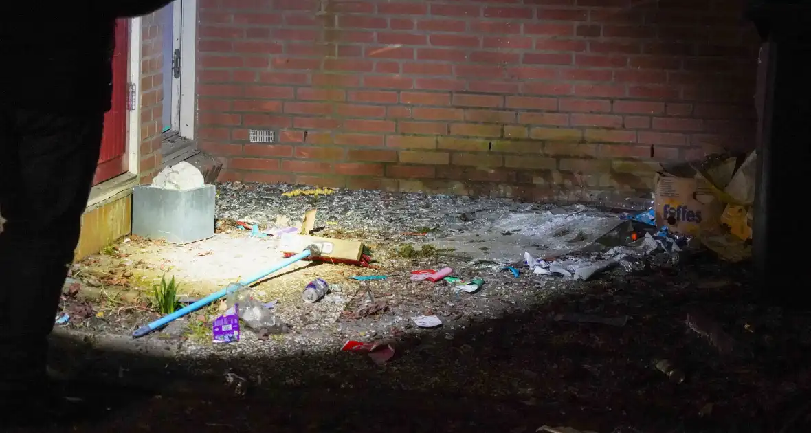 Veel schade aan woning door explosie - Foto 4