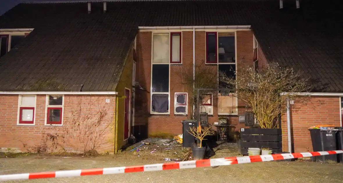 Veel schade aan woning door explosie - Foto 8