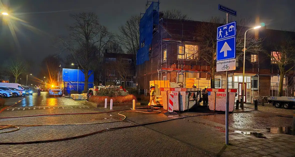 Afvalcontainer vliegt in brand - Foto 7
