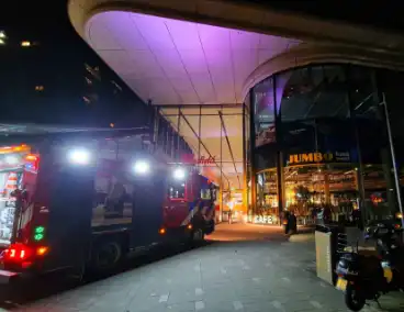 Brand veroorzaakt door vuurwerk bij winkelcentrum