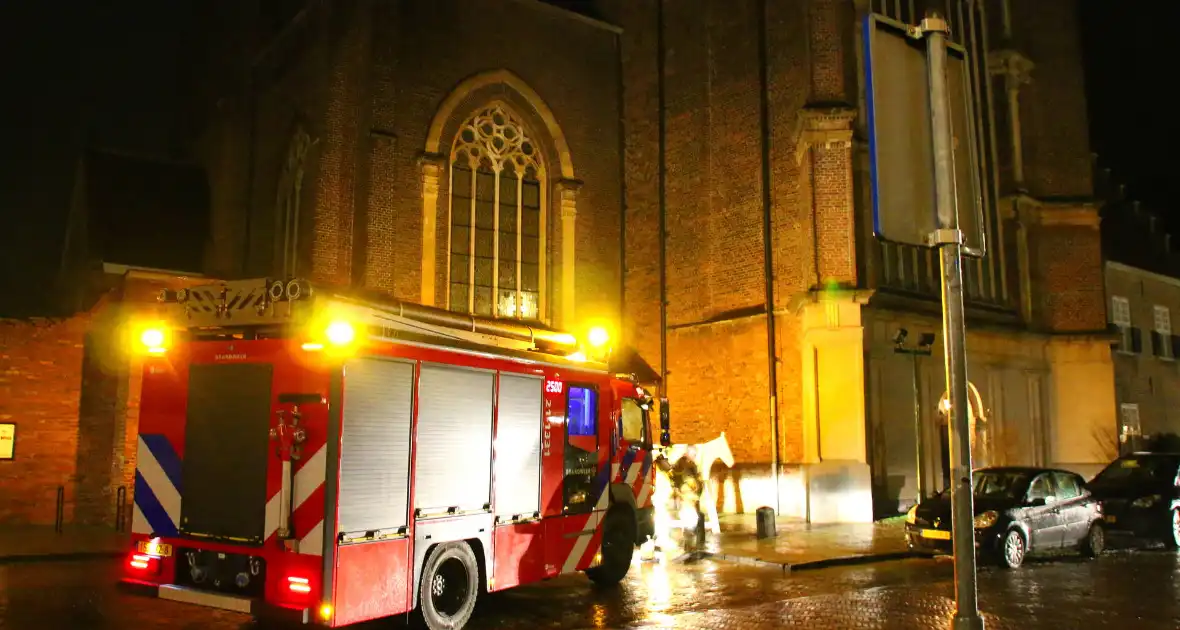 Brandweer groots ingezet voor mogelijke brand in kerk