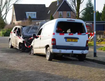 Politie start onderzoek naar autobrand